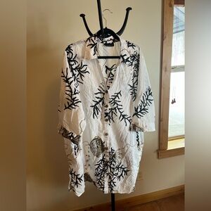 Fish lightweight cover up / beach vacation pool